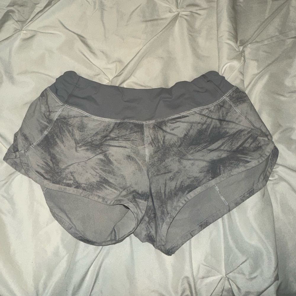 Lululemon speed up 2.5 shorts